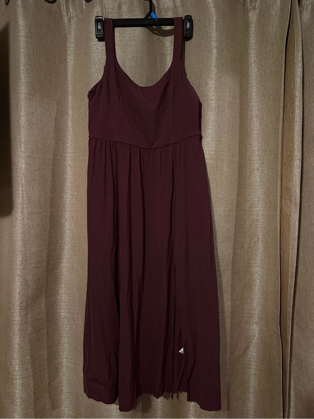 HALARA Sleeveless Maxi Dress in Burgundy
